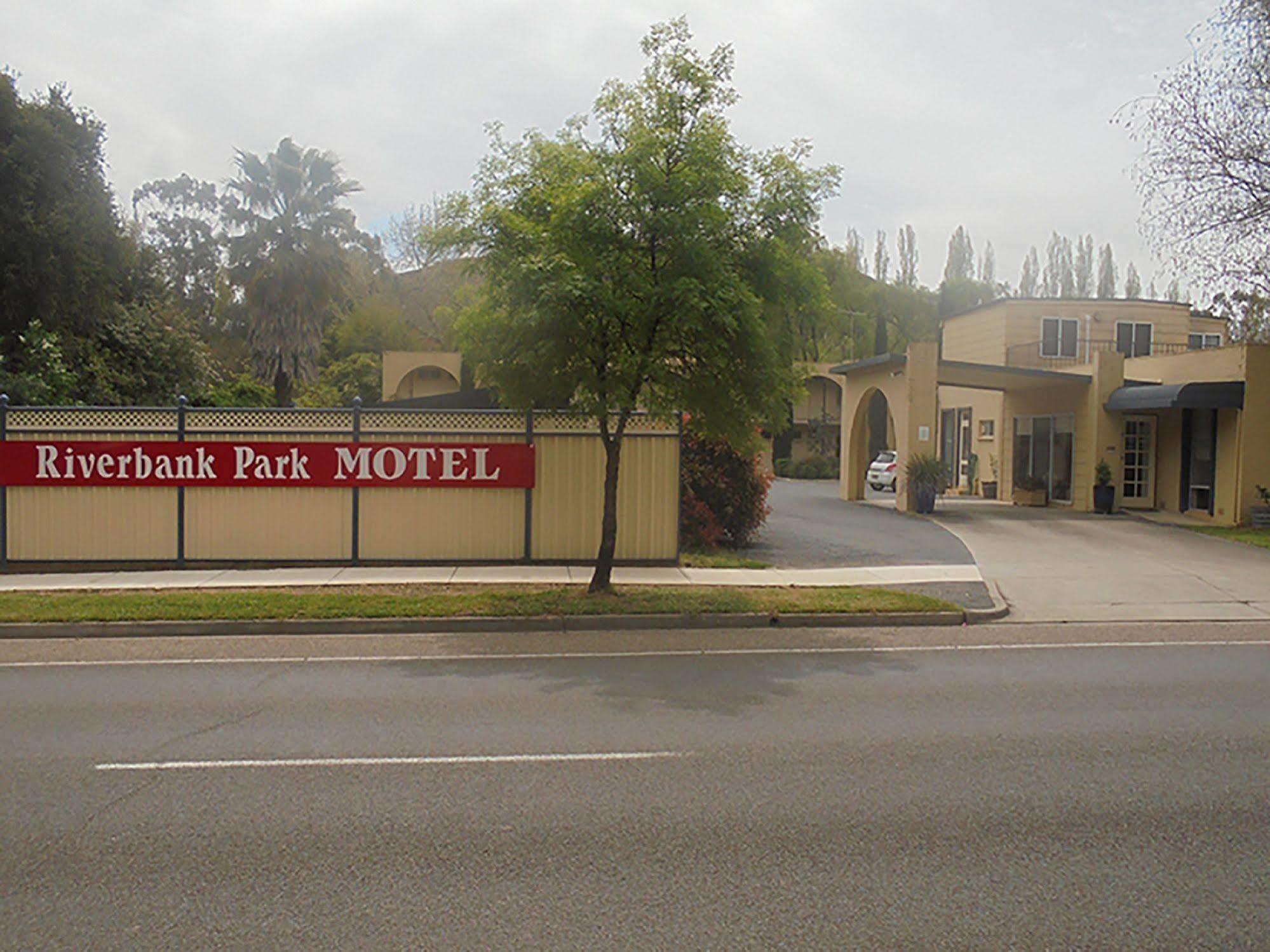 Riverbank Park Motel Bright Exteriér fotografie